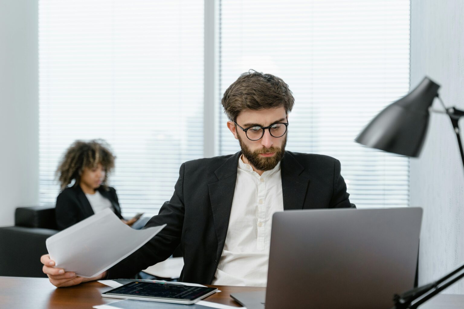 Smart Growth: The Best Low-Cost Digital Tools to Help You Build Wealth in 2025